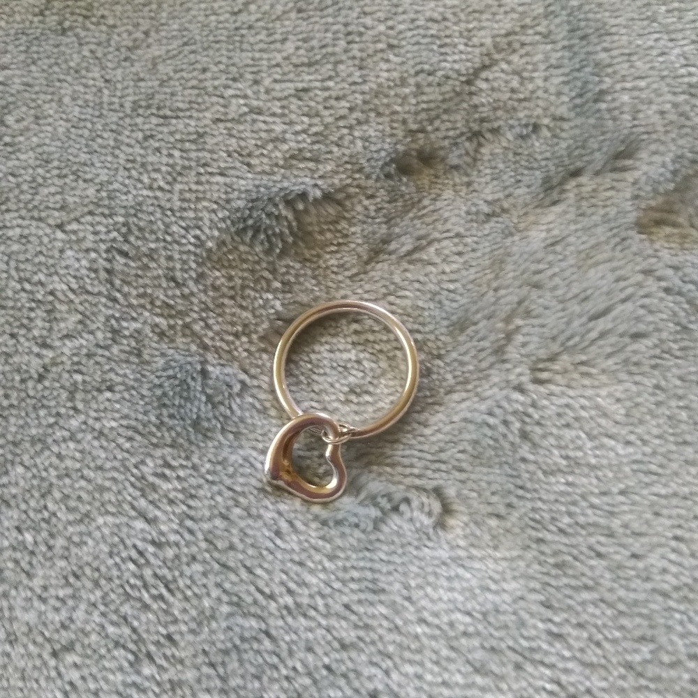 Sold.   Authentic Tiffany and Co Elsa Peretti ring - Picture 3 of 5